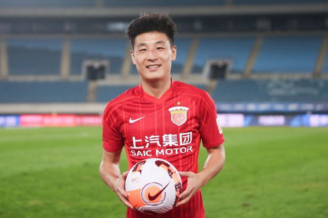 美女扒开双腿露出尿口