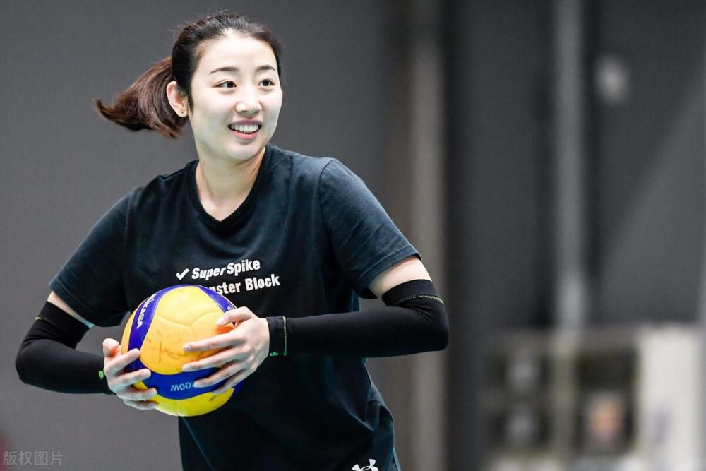 女生扒开让男生桶